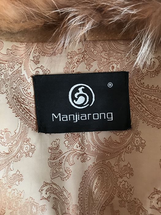 Шуба лисья натуральная (чернобурка)