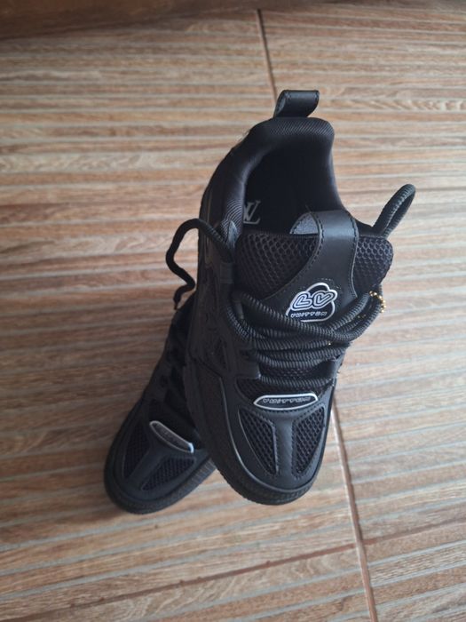 Adidași negri marimea40