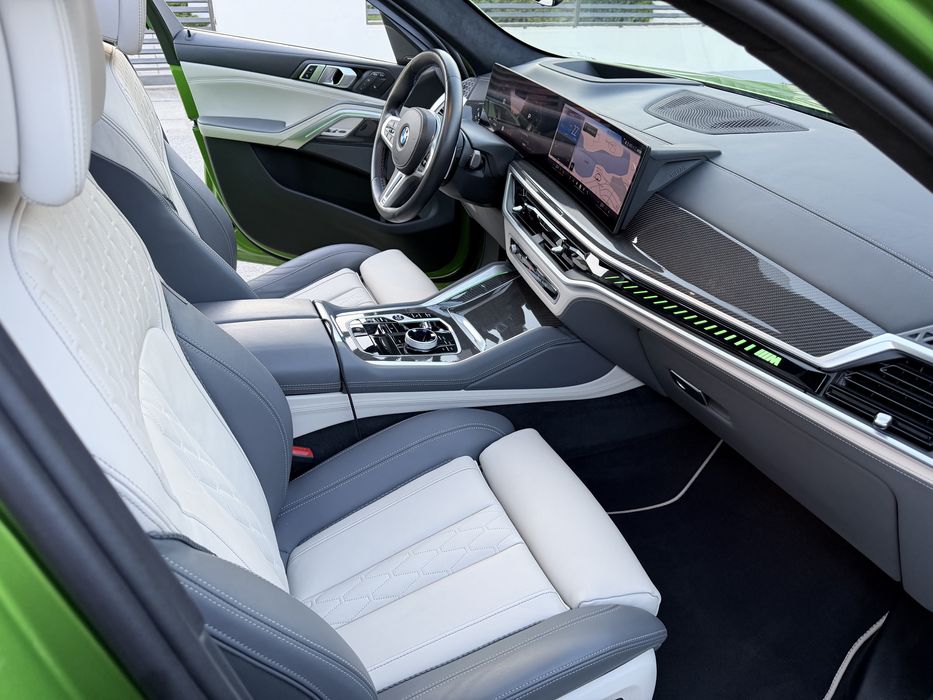 BMW X6 M60i xDrive Mild-Hybrid / INDIVIDUAL / M-PRO / Sky Lounge / Garantie !