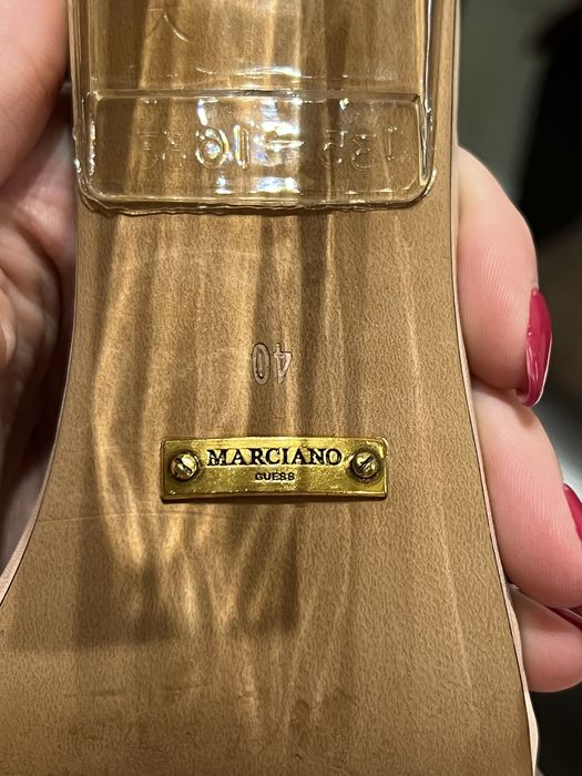 Сандали на ток Marciano Guess