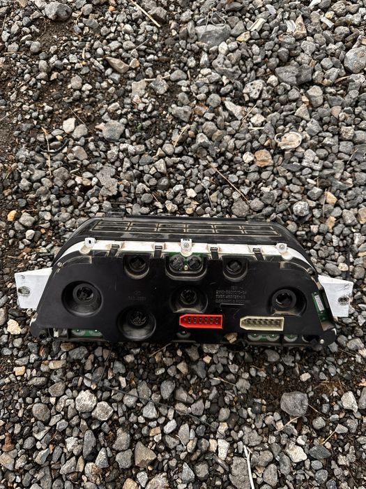 Продам панель на Ваз 2110