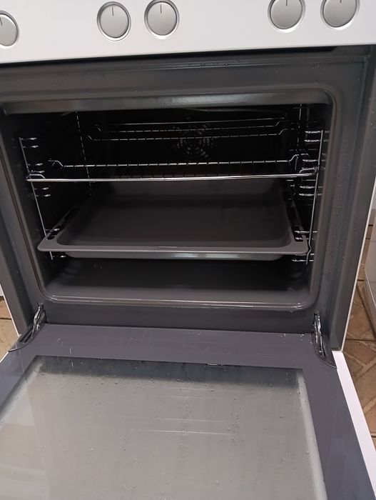 Като нова свободно стояща печка Бош Bosch с 2 години гаранция!