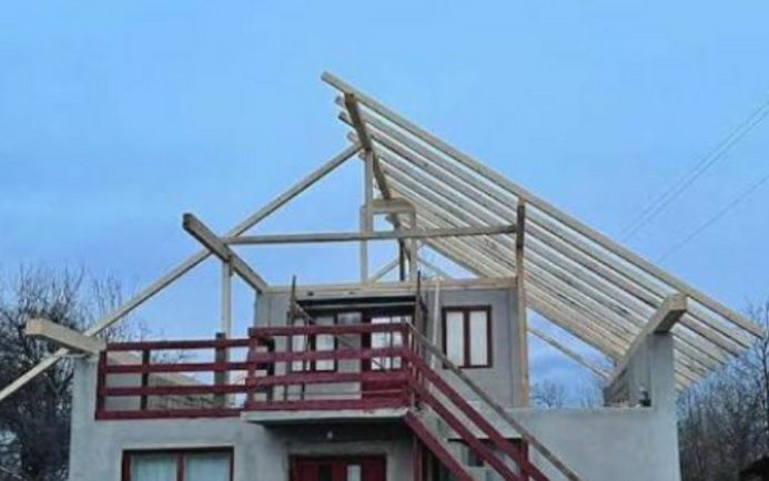 Executăm:Reparatii Acoperiș, Dulgherie, Tinichigerie, Mansarde,Foisoare, Terase, Șarpante