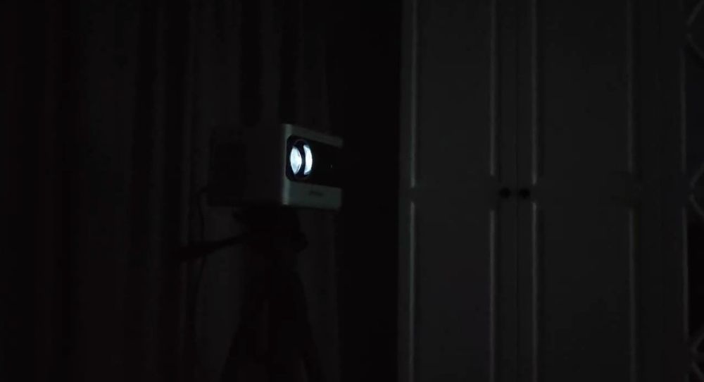 Проектор и экран