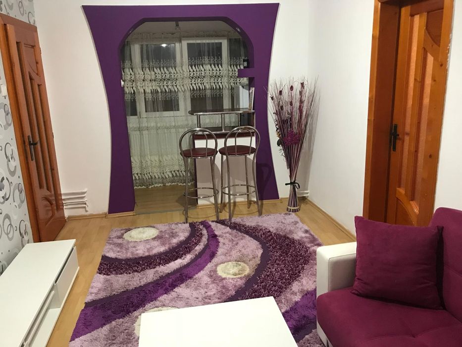 Vand apartament 2 camere Caransebeș strada Tarinei
