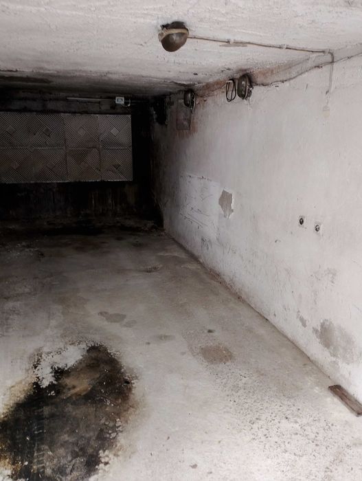 Дава се под наем Гараж / Паркомясто в Шумен, Център - 12 кв.м за 69.36 € - Снимка #1