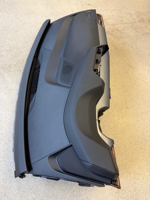 Plansa bord cupra born