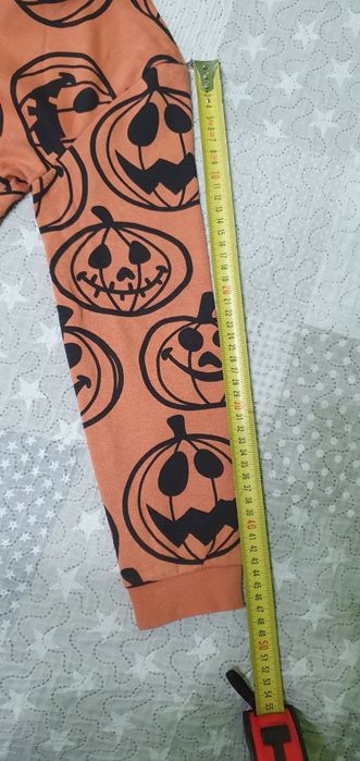 Andy Studio Да не ти дреме светещ и блуза H&M Хелоуин