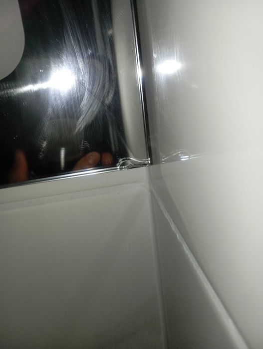 Огледало Makena 300.Размер 80/60 с функция лед осветление,часовник...