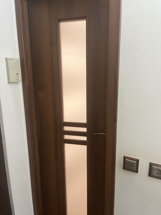 Usi interior in stare foarte buna