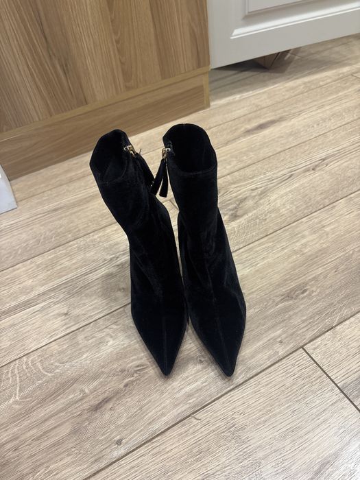 Продам ботильоны 35 р. Zara