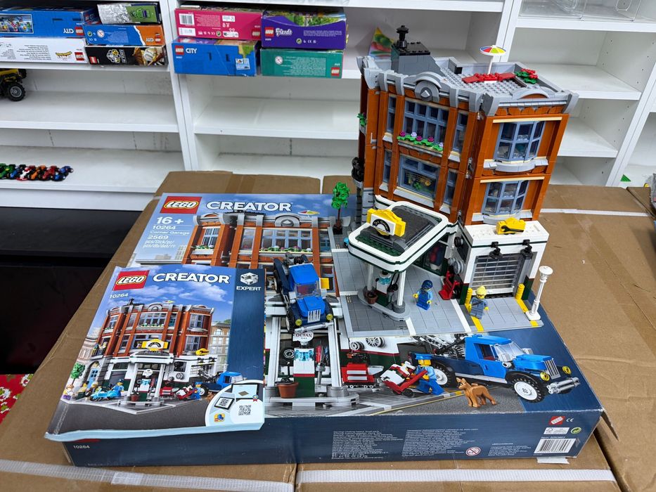 Lego brick bank, cladiri modulare