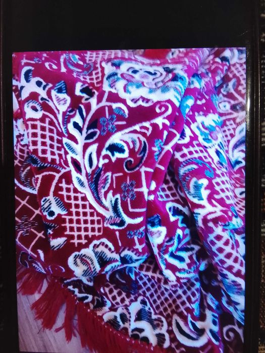 Голяма нова покривка за маса