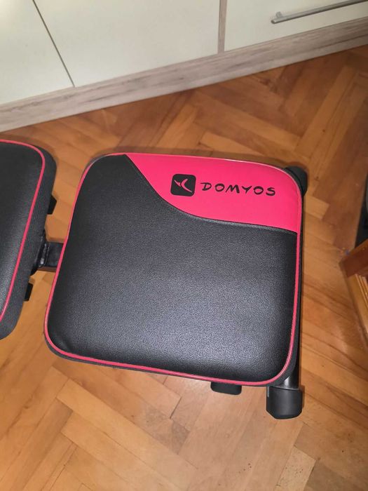 Сгъваема и  регулируема фитнес лежанка Domyos bench 500
