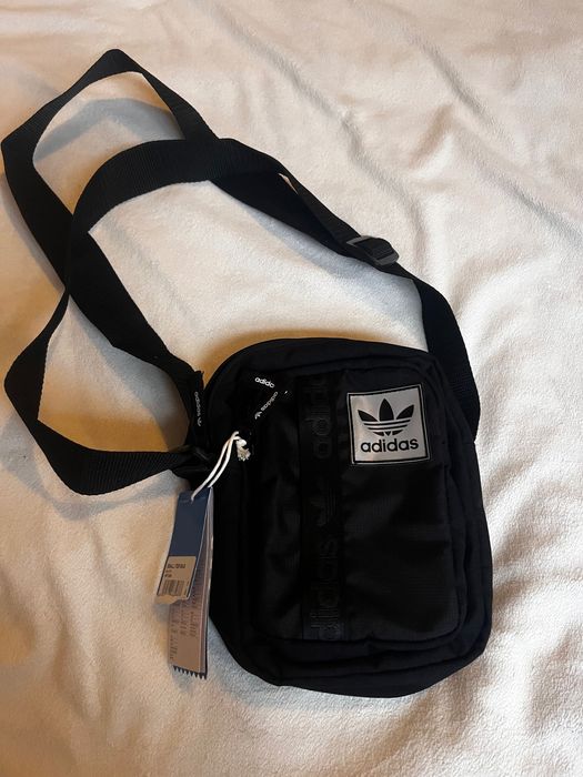 Adidas чанта за мъж -Ново