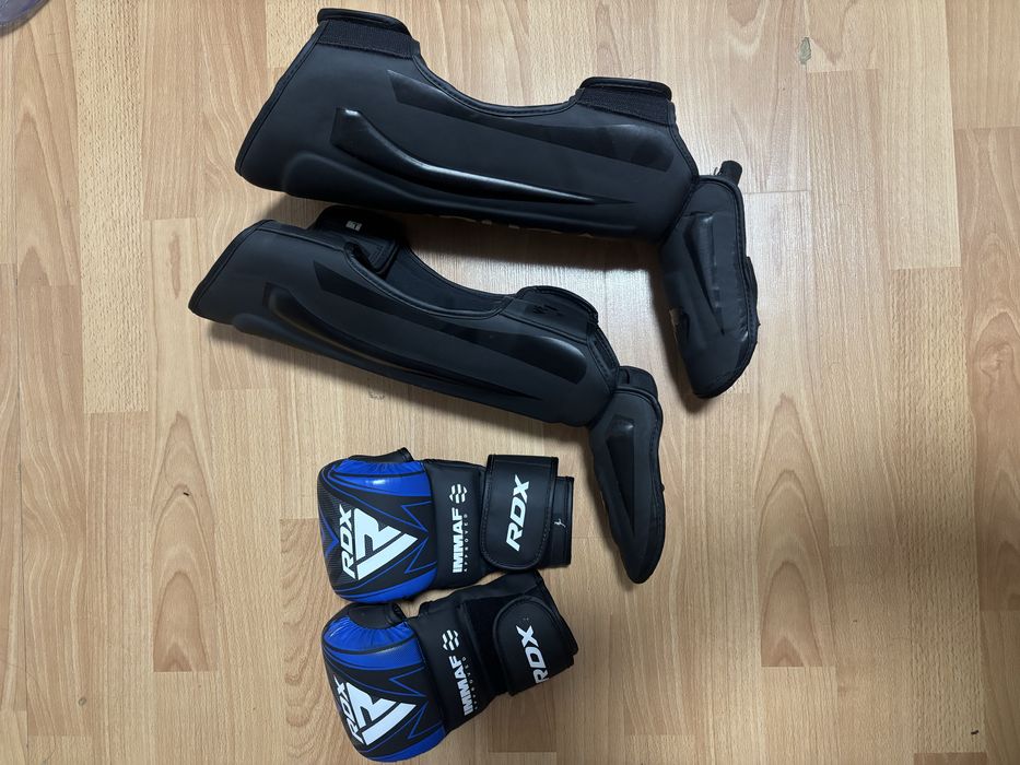 Перчатки и наколенники ММА,