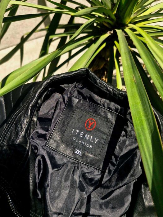 Кожено яке - изкуствена кожа, 3XL=L китайска номерация, вталено