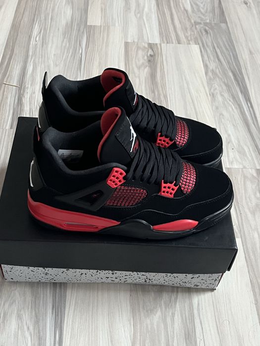 Jordan 4 red thunder