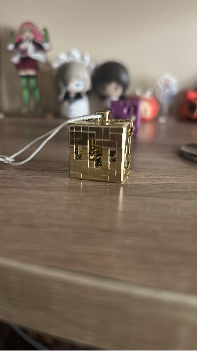 Золотой блок из киндер джой