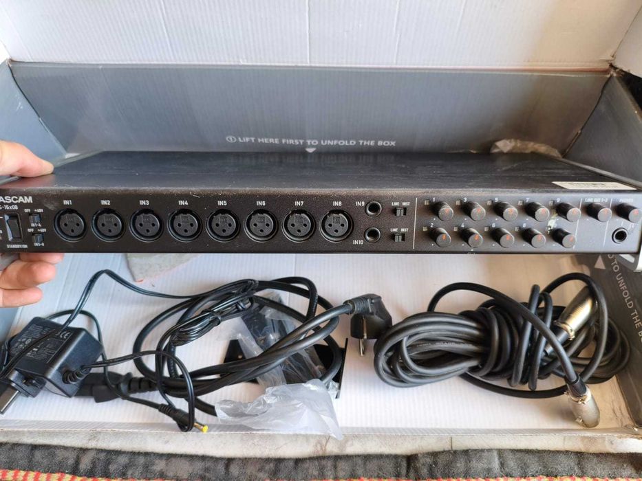 Многоканальный аудиоинтерфейс TASCAM