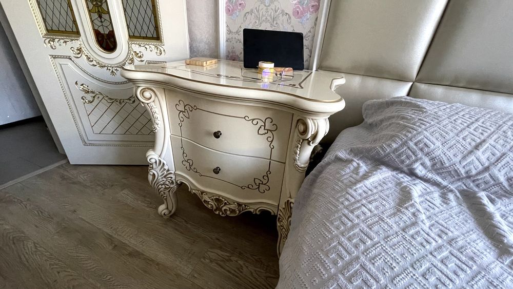 Продам спальный гарнитур