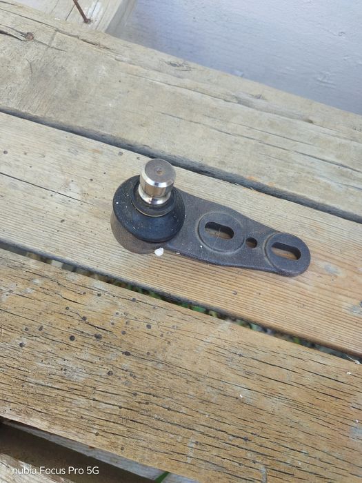 Запчасти на Ауди фольц об 1,8