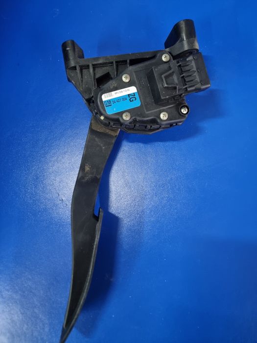 Pedala acceleratie opel astra h