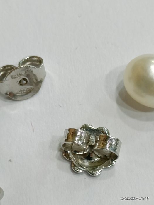 Vind cercei din aur 18kt cu diamante și perle