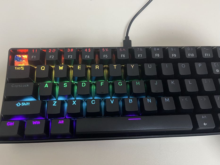 Механична RGB клавиатура