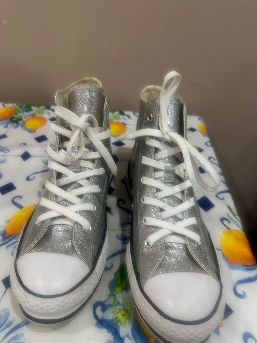 Converse кецове блестящи