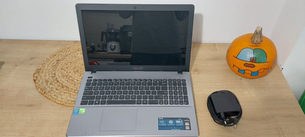 Laptop Asus X550L