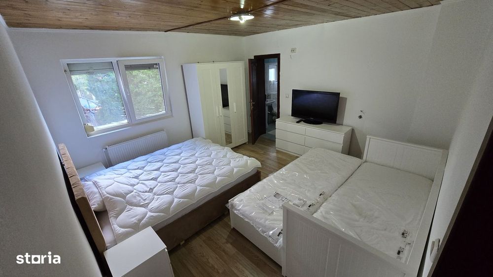 Casa de vacanta cu 2 apart. independente (8 camere) in Poiana Tapului