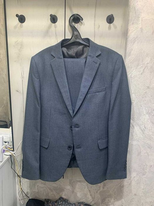 Продажа мужского костюма