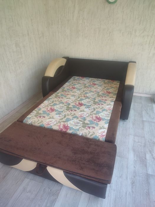 Продам диванчик кровать