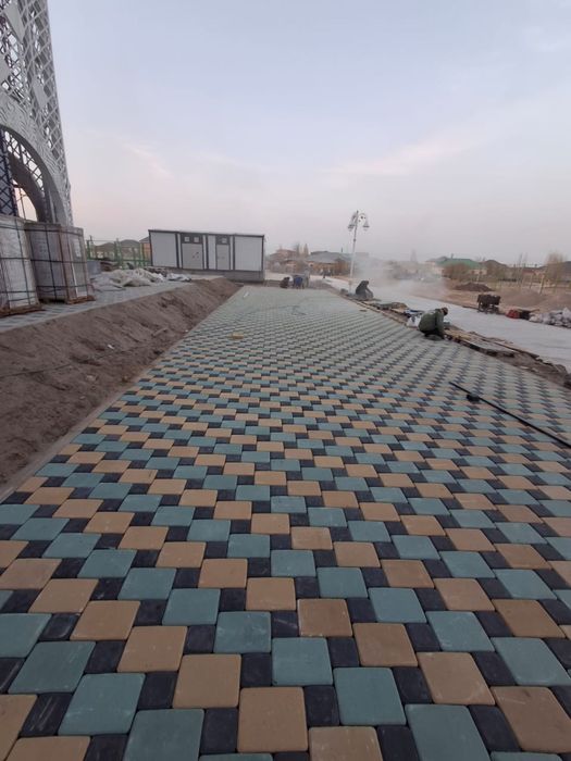 Брусчатка төсейміз, газон