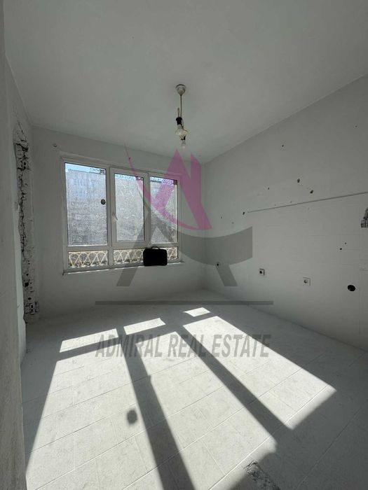 Продава се Тристаен апартамент в Варна, ВИНС - 75 кв.м за 2800 €/кв.м - Снимка #4