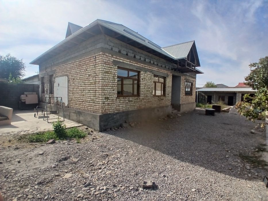Осы үлкен үй сатылады