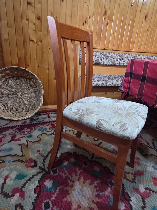 Обзавеждане за механа: ъглов диван,маса, столове,килим