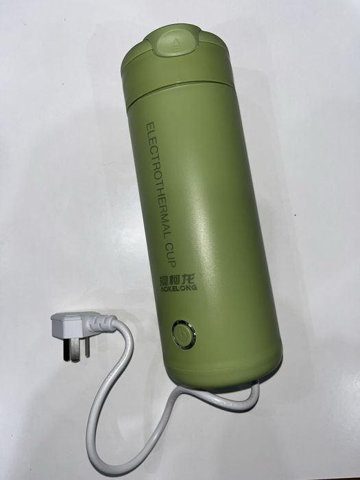 Термос-чайник со шнуром и розеткой