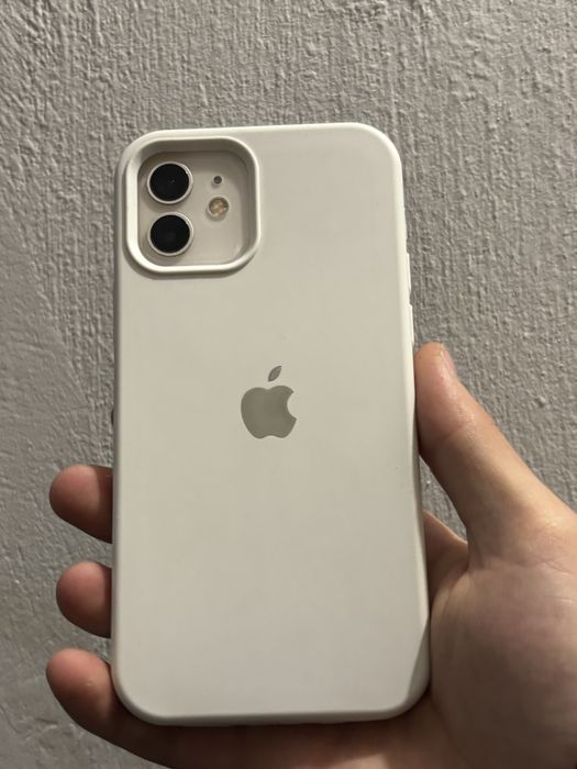 iPhone 12 на 128гб