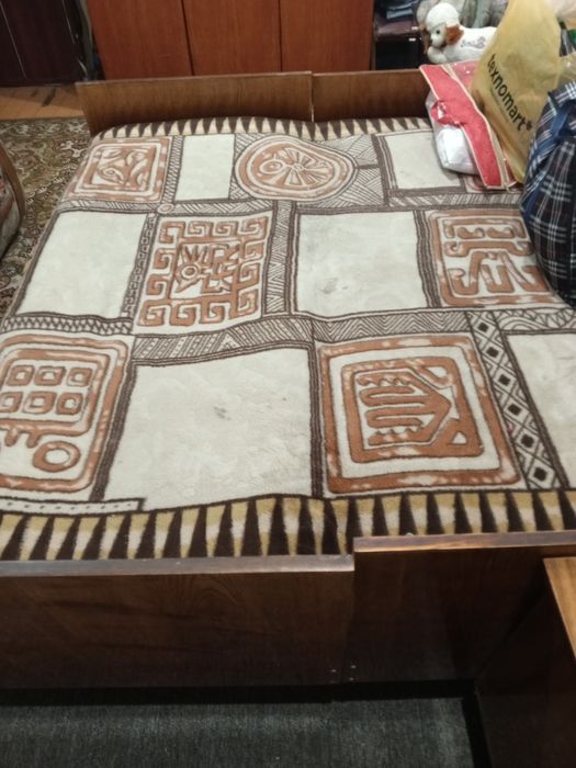 Продам спальный гарнитур