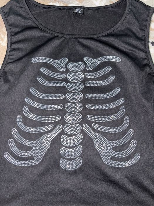 Top negru cu model pietre  skeleton