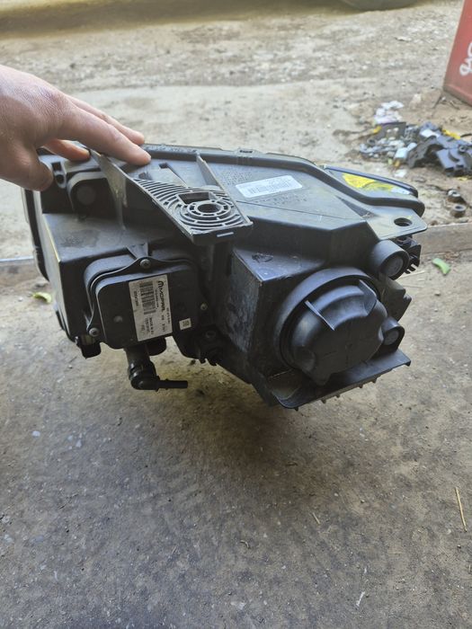 Оригинални фарове за Jeep Grand Cherokee WK2