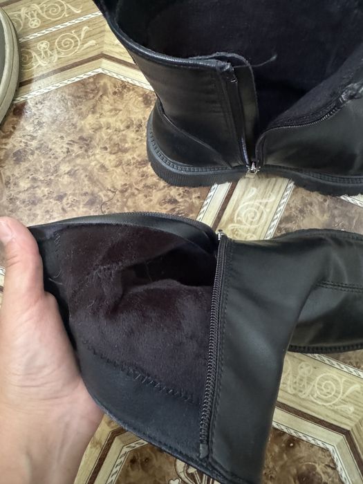 Продам осенние ботинки 35 размера