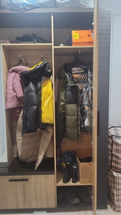 Продам шкаф в прихожую