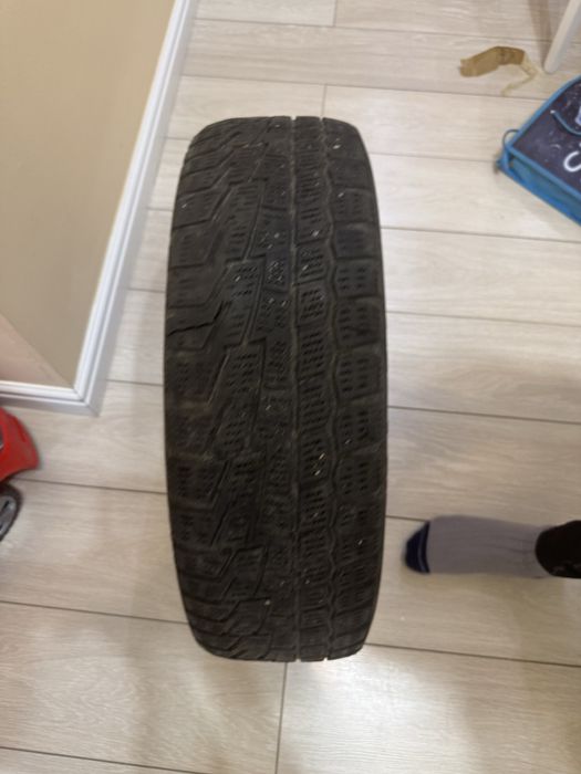 Продаю шины зимние липучки