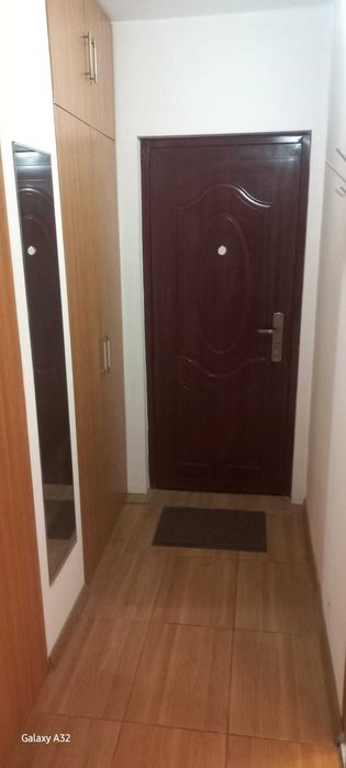 Închiriez garsonieră