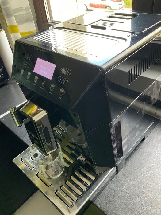 Кафеавтомат Delonghi Eletta Evo 46.860 Lattecrema кафемашина с кана