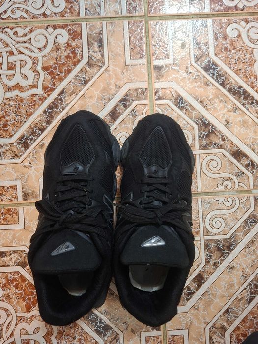New Balance 9060 обувки 44 номер