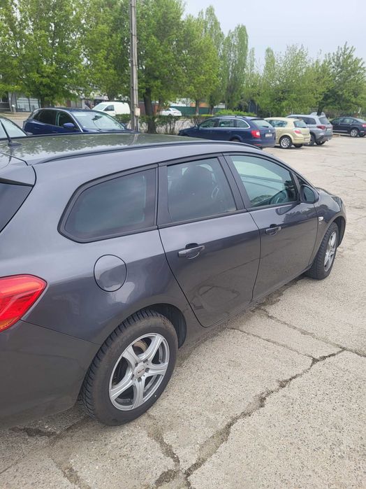 Vând Opel Astra Sports Tourer 2012 2.0Diesel 165cai